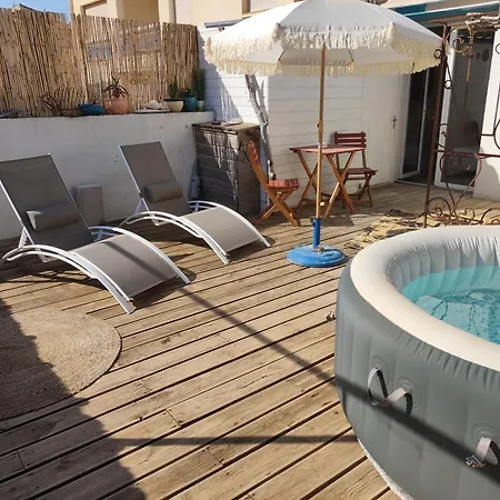 De Charme, Terrasse Et Prive Apartment *